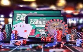 Payment methods screen showing DANA, OVO, GoPay, and bank options for dauntogel slot deposits